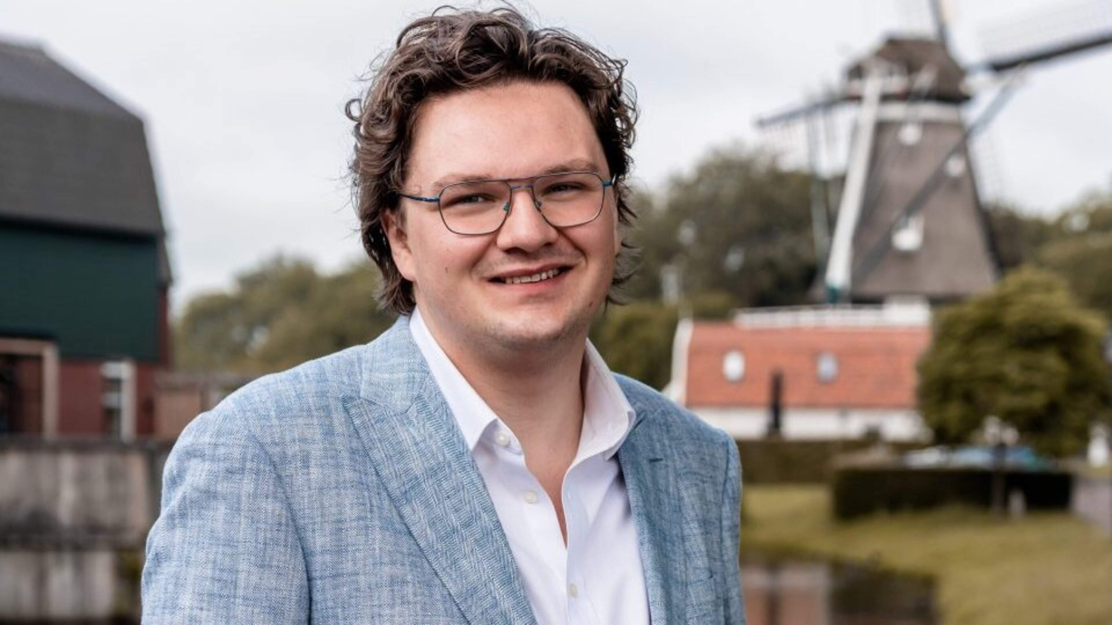 ’OnlyFans-model doet aangifte tegen opgestapte wethouder Bunschoten’